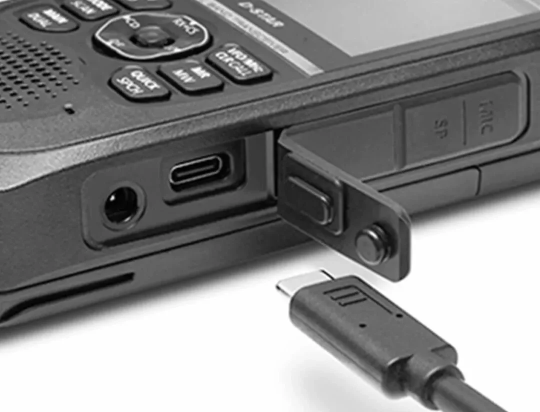 Das Icom ID-52E PLUS bewahrt die erprobte VHF/UHF-D-STAR-Plattform