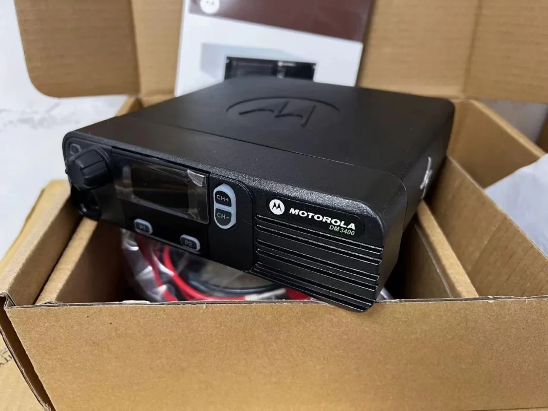 DM3400/M8220 Motorola Radio Mobile DMR 25W GPS 30KM