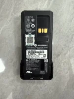Detail shot of the 2900mAh PMNN4489A two-way radio battery pack
